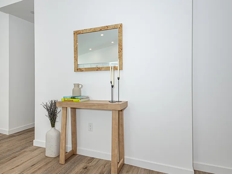 5849 Vesper Ave — Photo 9