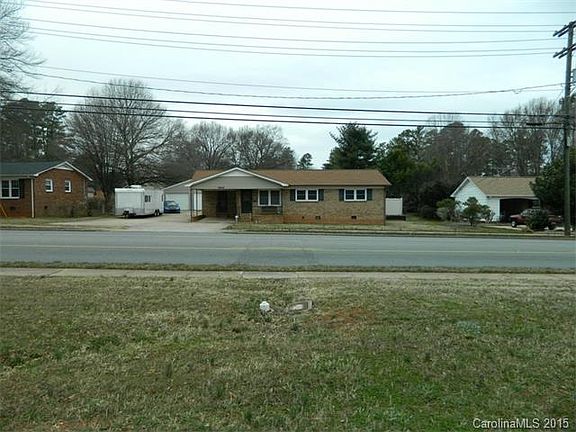 3rd image of 2444 Redbud Dr