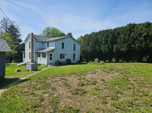 108 N School St, Shippenville, PA 16254