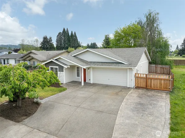 134 5th Avenue SE, Pacific, WA 98047