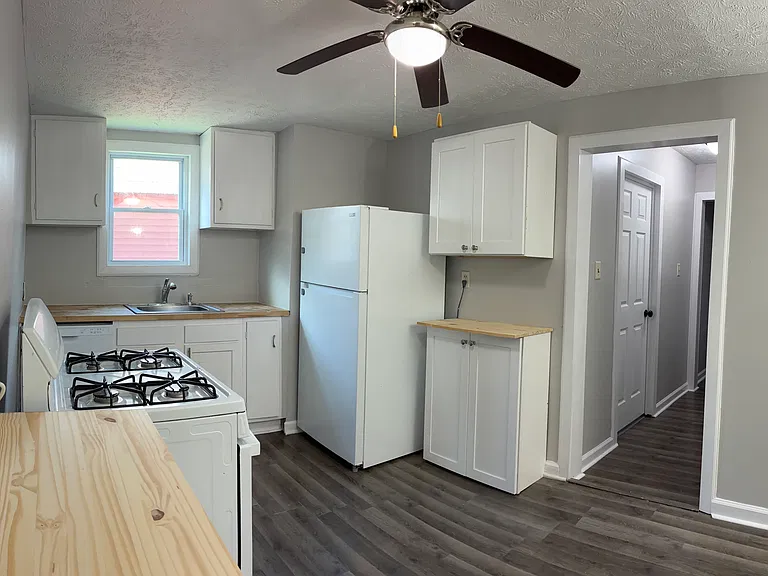 1115 Oglesby St — Photo 15