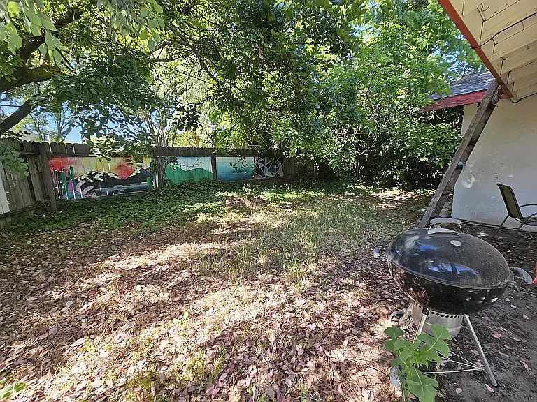 613 Radcliffe Dr — Photo 12