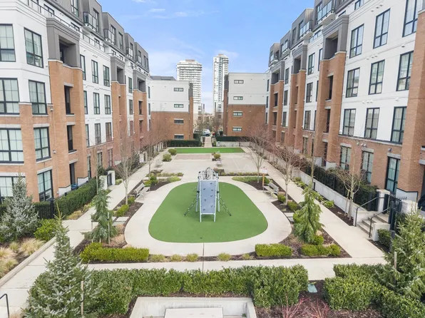 20052 83a Ave #202, Langley, BC V2Y 3P4