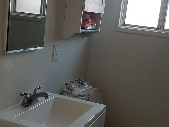4th image of 11811 Longworth Ave