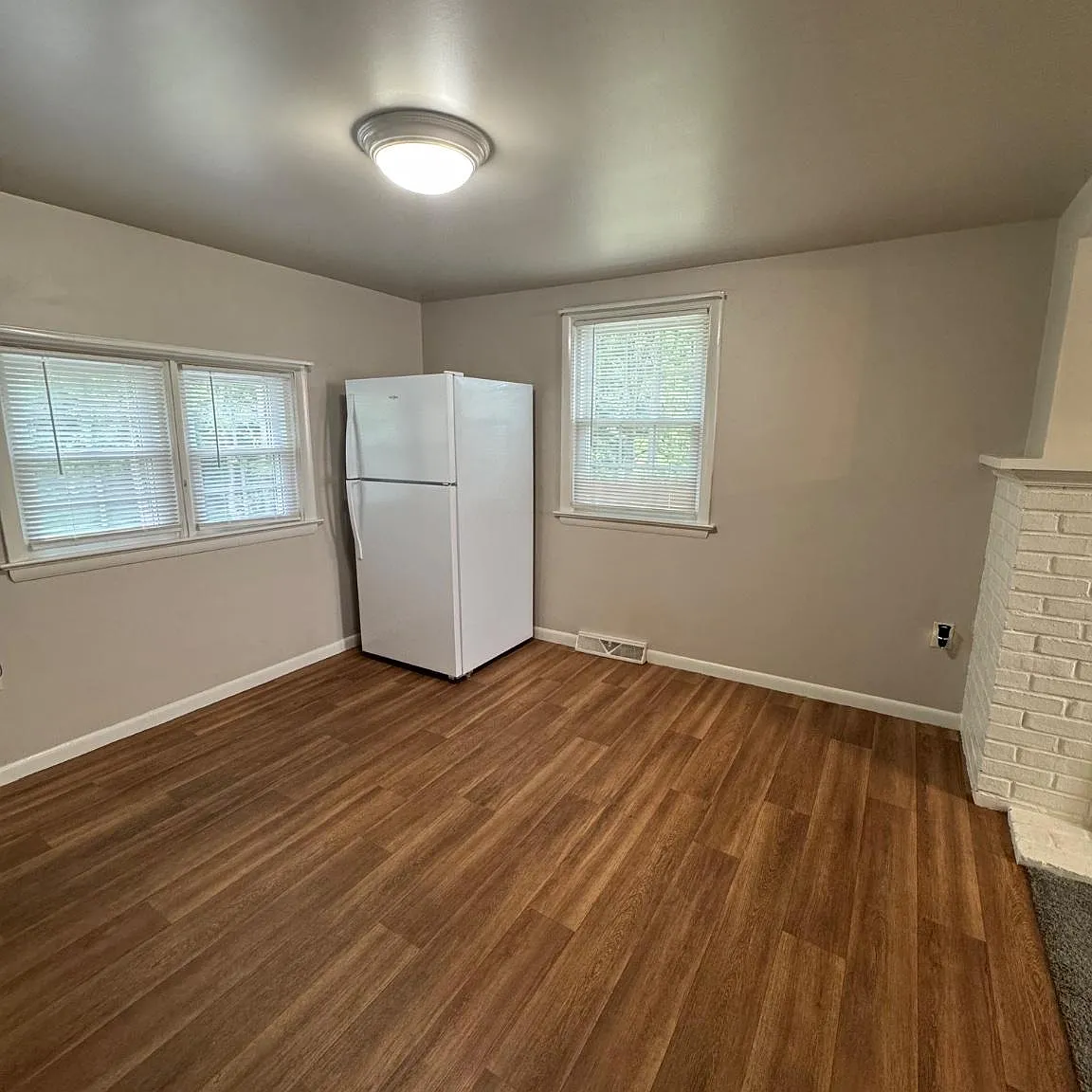 2 bed, 1.0 bath, 800 sqft, $1,400 — Photo 2