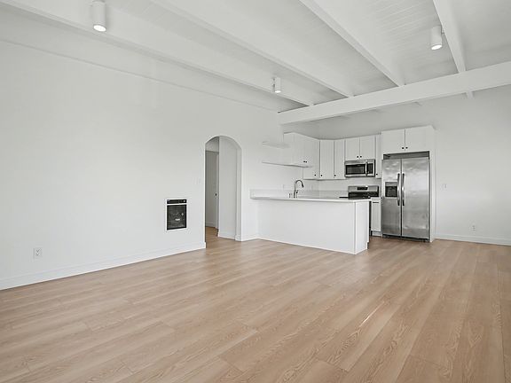 3rd image of 1454 Monterey Blvd #H