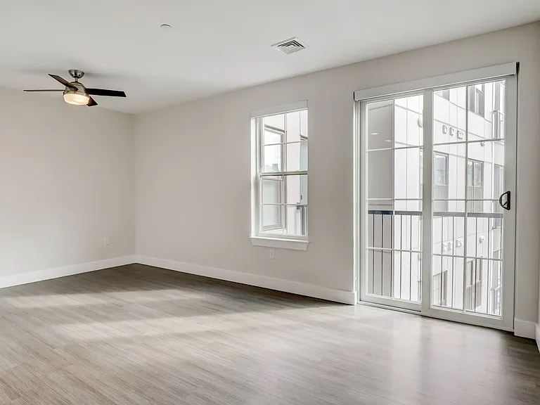 Orpheum Apartments — Photo 21