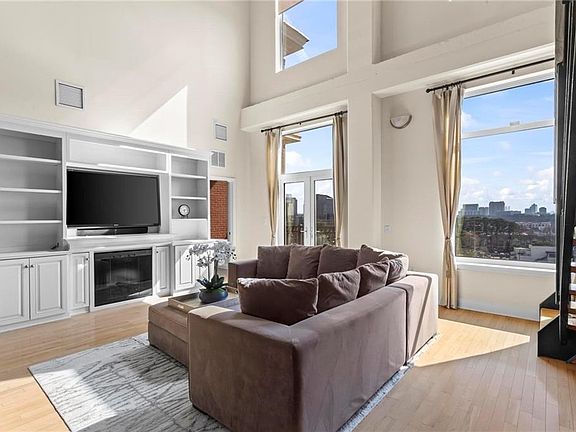 4th image of 3820 Roswell Rd NE Unit 903