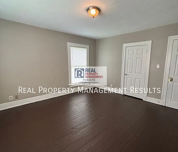 719 E Chandler Ave — Photo 16