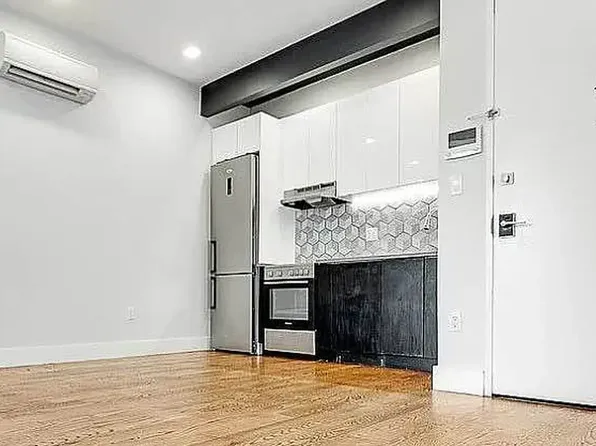 2901 Snyder Avenue image 1 of 8