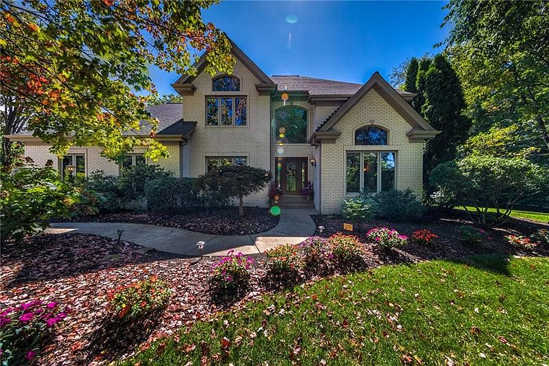 1st image of 328 Laurel Oak Dr