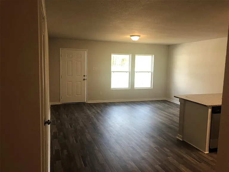 183 Mesquite — Photo 3