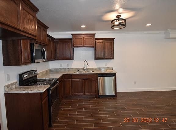 3rd image of 333 W Cherry St