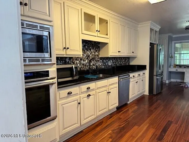 5300 Beardslee St — Photo 10