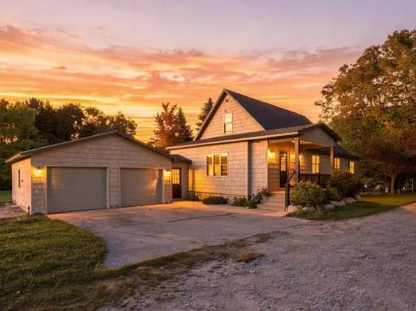 18307 Mission Rd, Traverse City, MI 49686