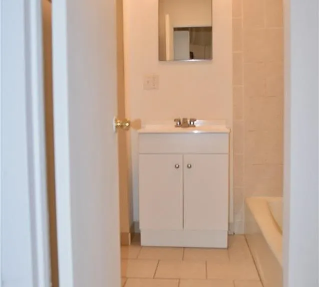 1040 Willow Ave #10B — Photo 6
