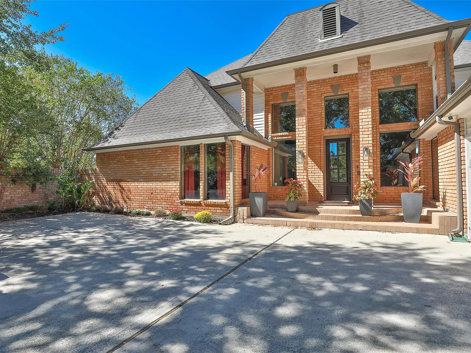 4 bed, 2.5 bath, 3682 sqft, $4,700 — Photo 3