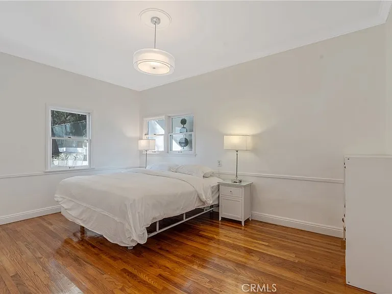 1325 E Altadena Dr — Photo 8
