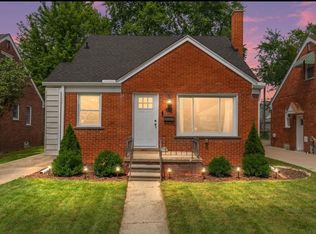 23009 Gaukler St, Saint Clair Shores, MI 48080