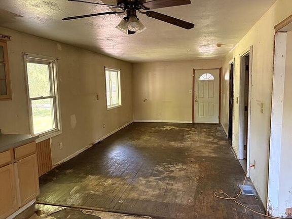 3rd image of 509 Cass Ave