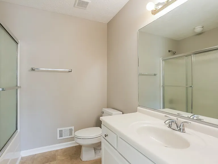 3042 Lexington Ave — Photo 16