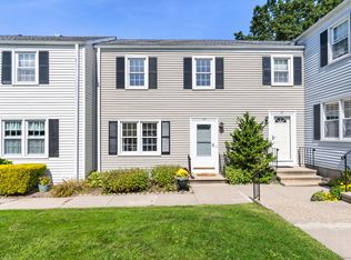 35 Tapping Reeve Vlg #35, Litchfield, CT 06759