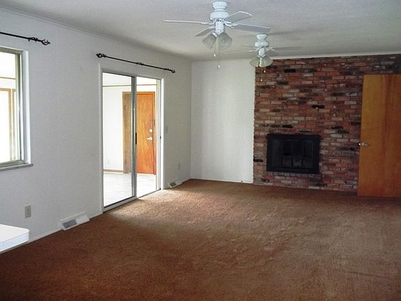 4th image of 1528 Conneaut Ave