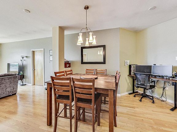 5th image of 2143 W Wellington Ave Unit 405