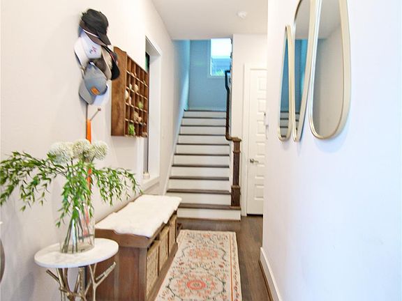 5th image of 1806 Colonel Forbins St