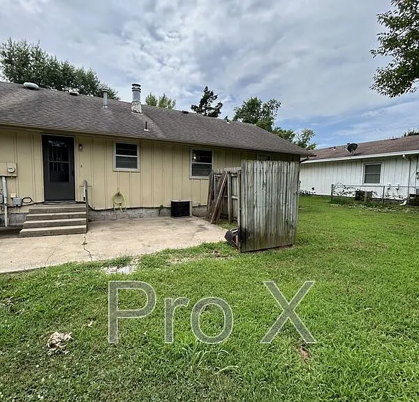 515 E Jefferson St — Photo 9
