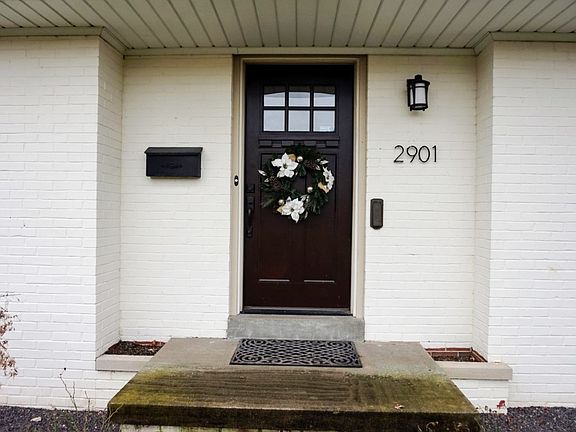 3rd image of 2901 E Mulberry St