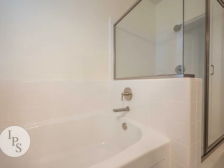 1457 Las Rosas Ave — Photo 23