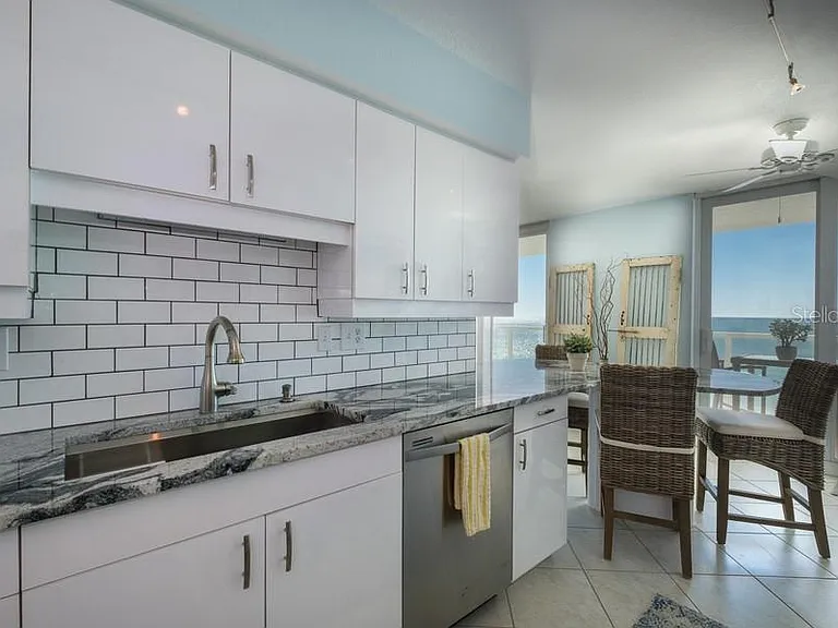 2425 Gulf Of Mexico Dr #7B — Photo 12