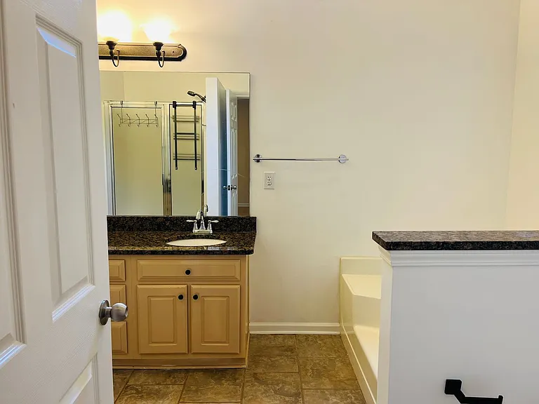 145 Riverside Dr — Photo 20