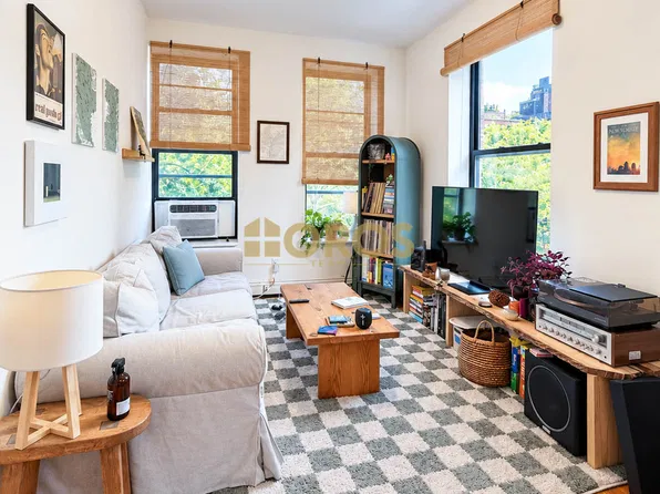 283 E 7th St APT 3B, New York, NY 10009