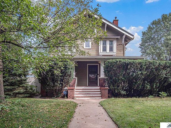 3rd image of 4810 California St
