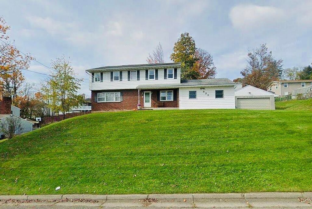 923 Squires Ave - Property Image