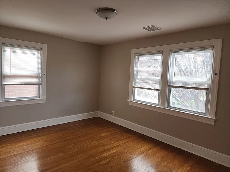 2105 Mount Vernon Ave — Photo 9