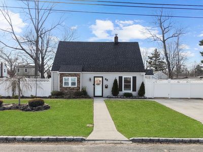 20 Anne Lane, Central Islip, NY, 11722