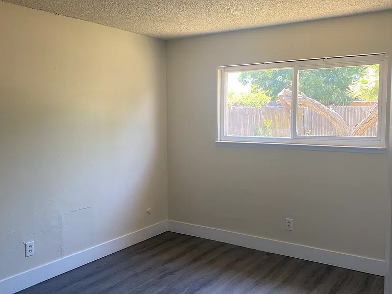 3225 Loughborough Dr — Photo 13