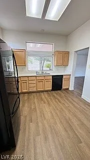 2 bed, 2.0 bath, 1165 sqft, $2,000 — Photo 2