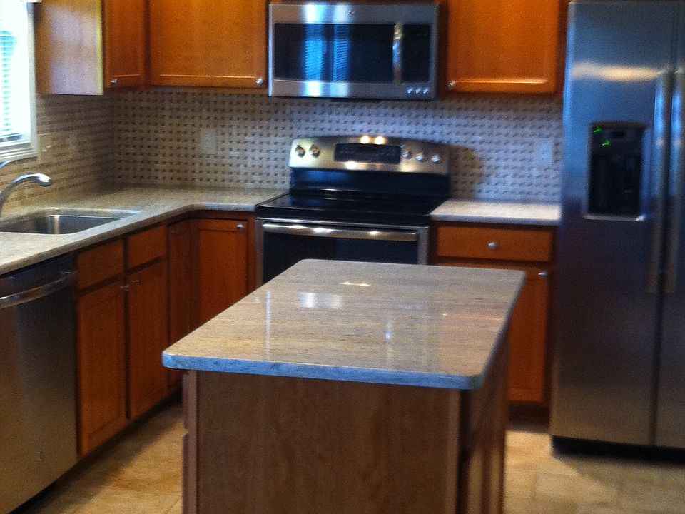 2nd image of 3666 Canterbury Ct