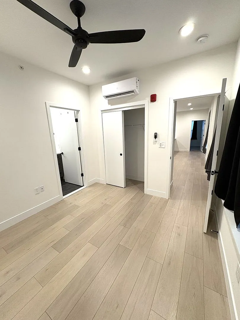 Modern and Sleek 611 S Fagley Street Apartments! — Photo 4