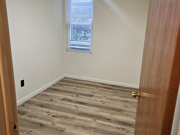 3rd image of 621 1/2 Liberty St APT 3