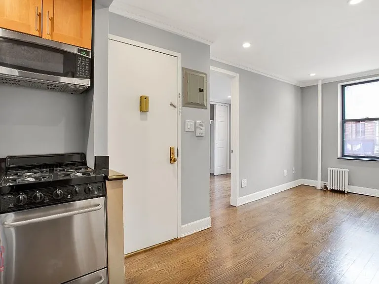 218 Avenue A #3FW — Photo 3