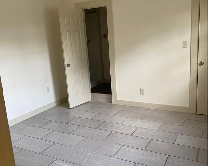 1427 Wellington Ave — Photo 8