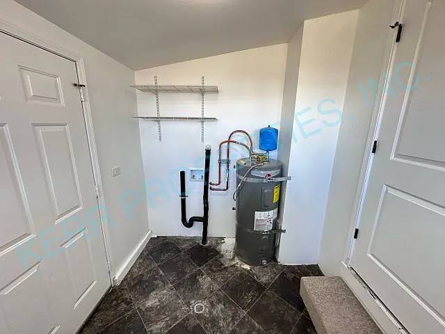 343 NW Zobrist St — Photo 13
