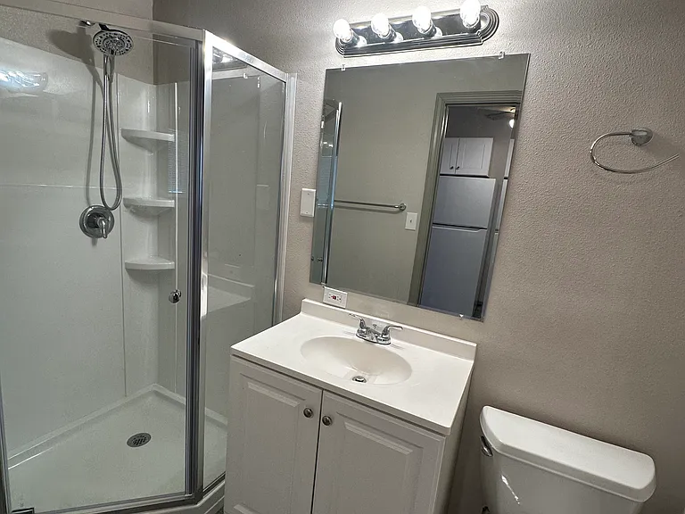 122 Park Pl #S — Photo 3