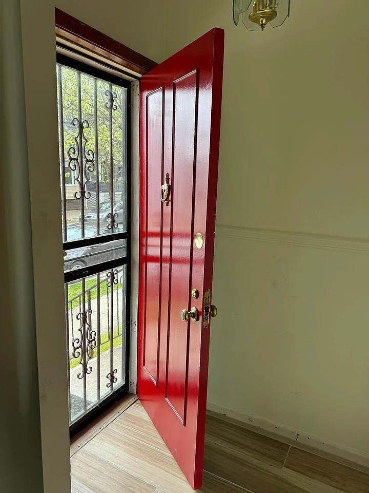 Davidson Pl, Whiting — Photo 2