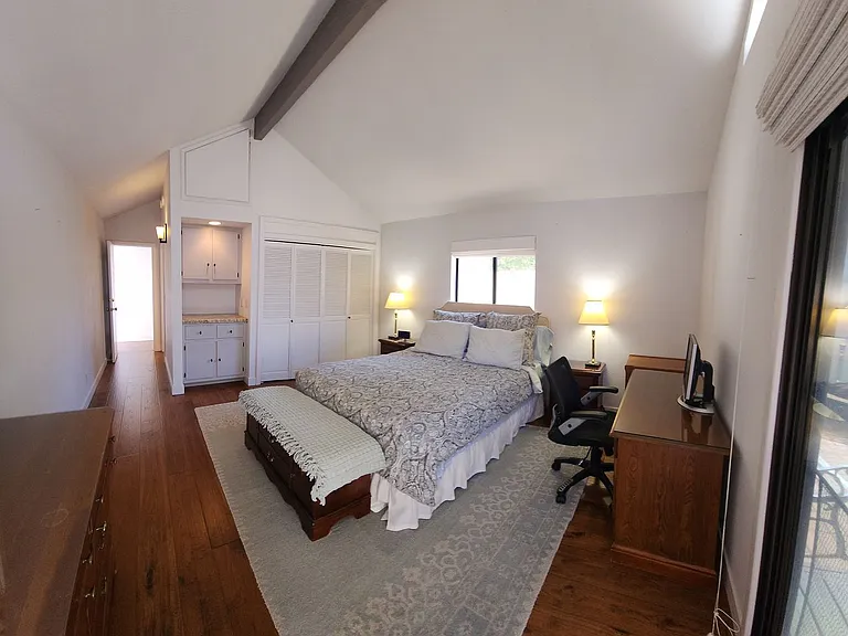 270 E Foothill Blvd — Photo 8